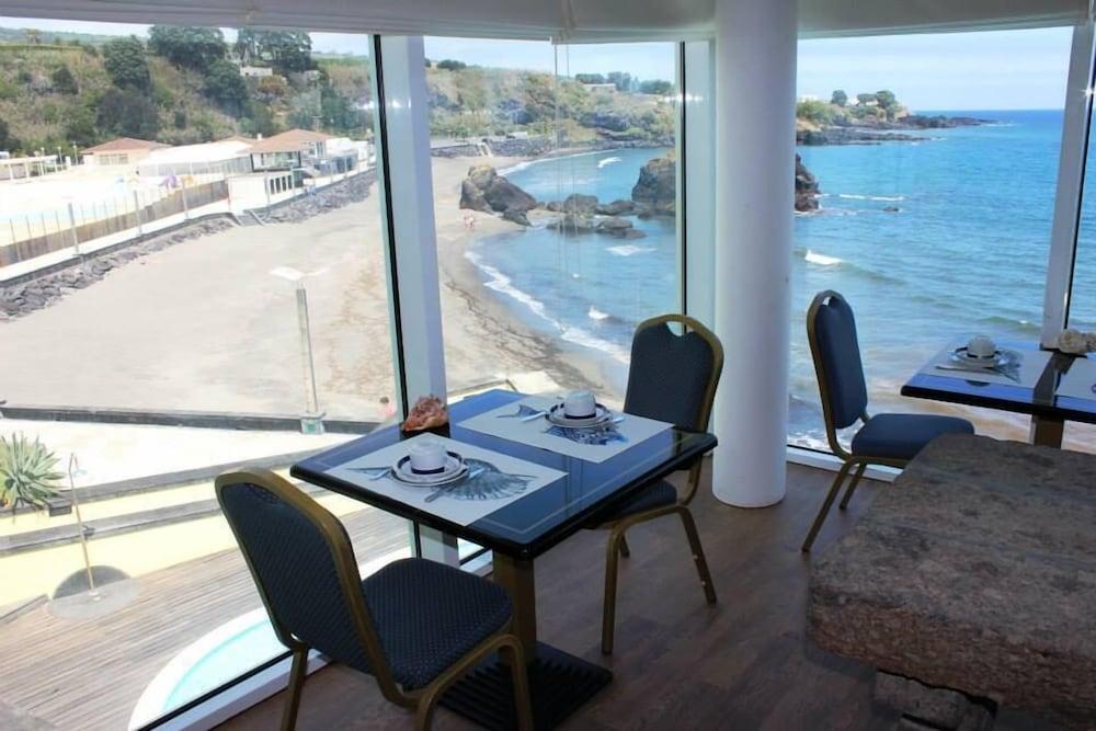 Vinha Da Areia Beach Hotel Вила-Франка-ду-Кампу Экстерьер фото